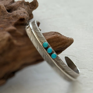 Chris Chaeleyフェザーバングル / ターコイズ